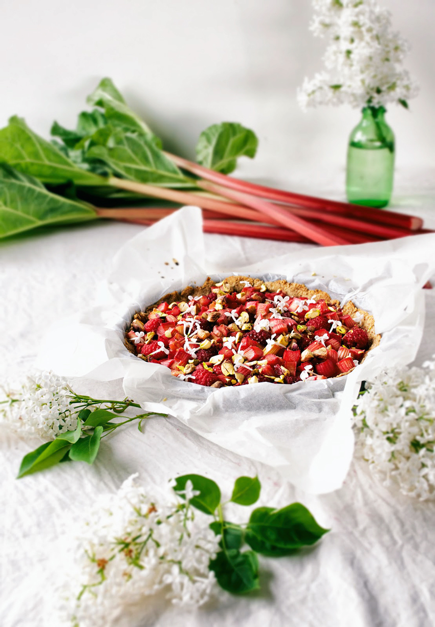 Rhubarb Almond Tart | occasionallyeggs.com #veganrecipes #spring