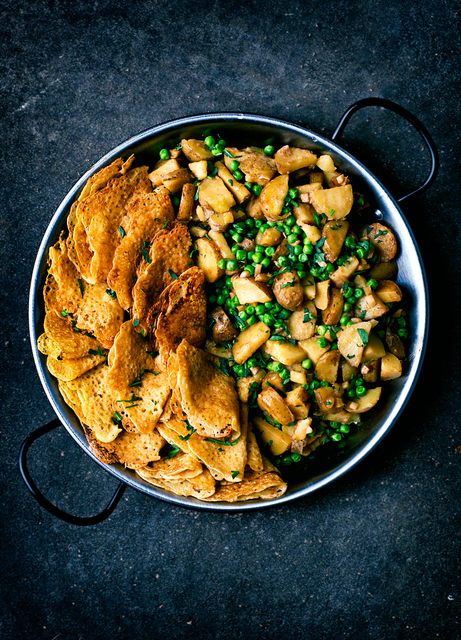 Vegan Potato Pea Curry with Dosa | occasionallyeggs.com