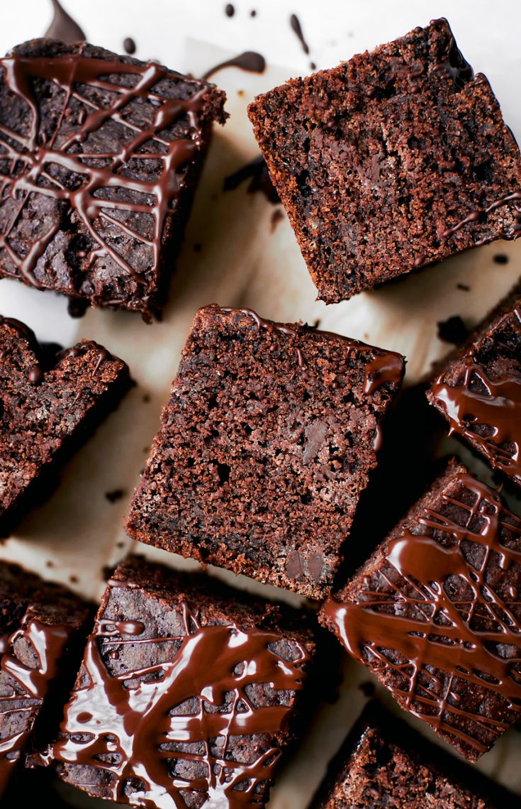 Vegan Chocolate Snack Cake | occasionallyeggs.com
