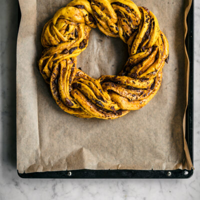 Saffron Wreath Bread | occasionallyeggs.com #veganrecipes #saffron #bread