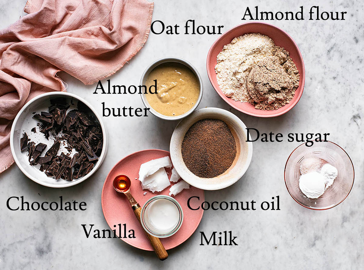 Almond flour cookie ingredients.